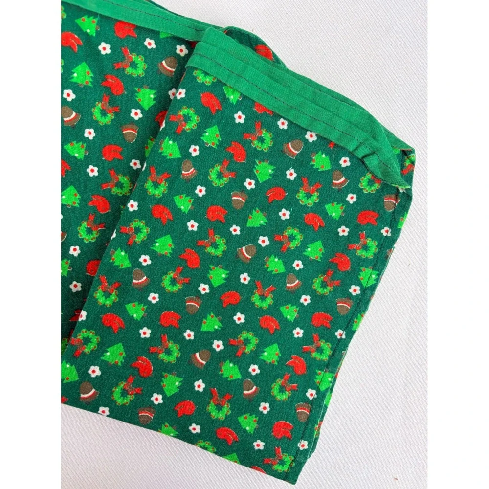 Set of 6 Christmas Cloth Napkins Green Holiday Tree Wreath Cardinal Print